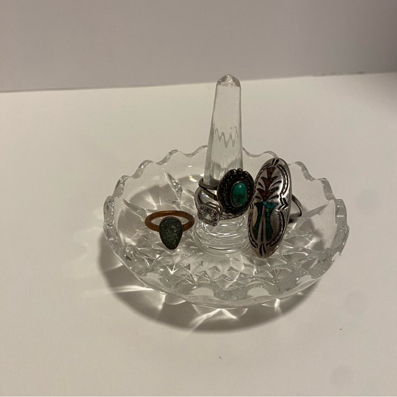 Vintage crystal scallop edge ring tray holder jewelry dish - Picture 2 of 7